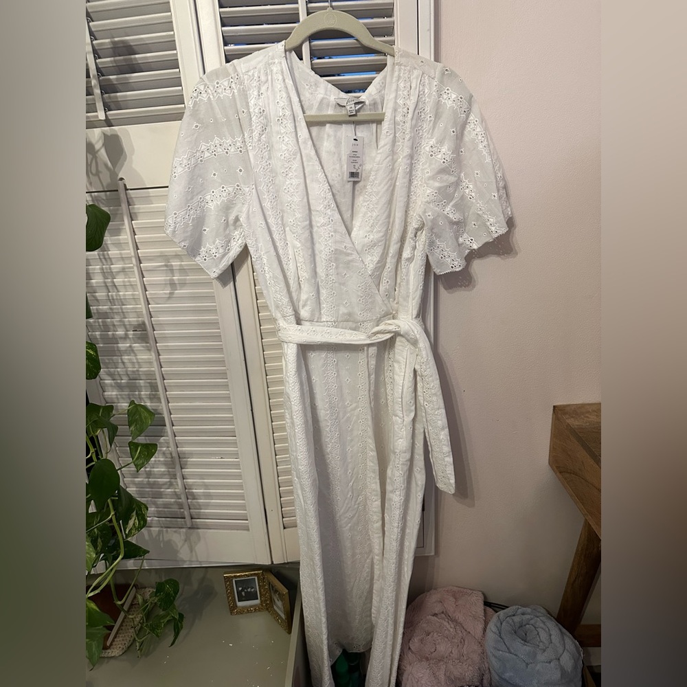 Jolie White Eyelet Midi Dress